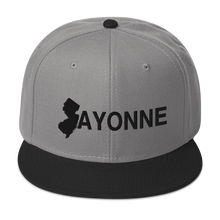 Load image into Gallery viewer, Bayonne Snapback Black Print